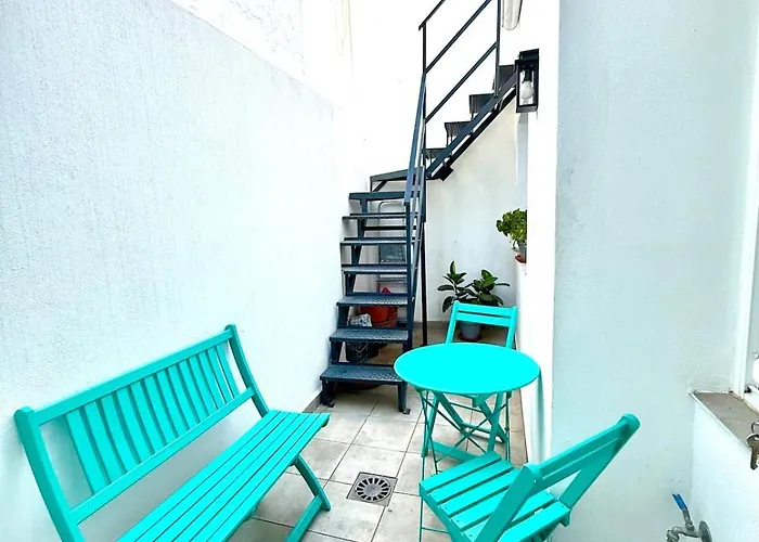 Old Town 3 Bed House With Private Roof Terrace *